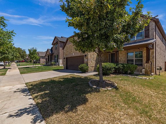 2nd image of 3305 Knoll Pines Rd