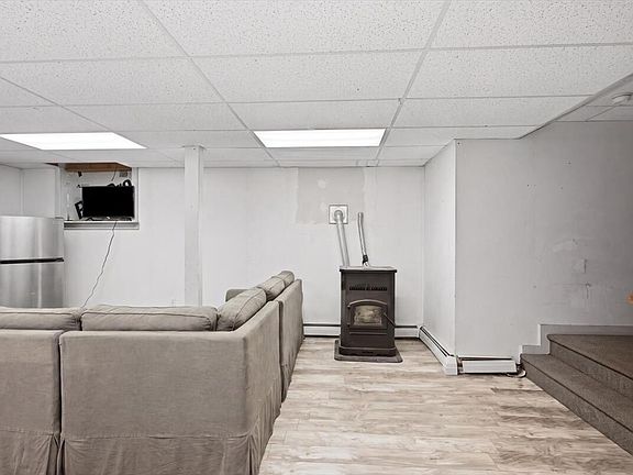 3rd image of 238 Bowdoinham Road