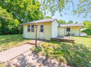 402 1st St, Saint George, KS 66535