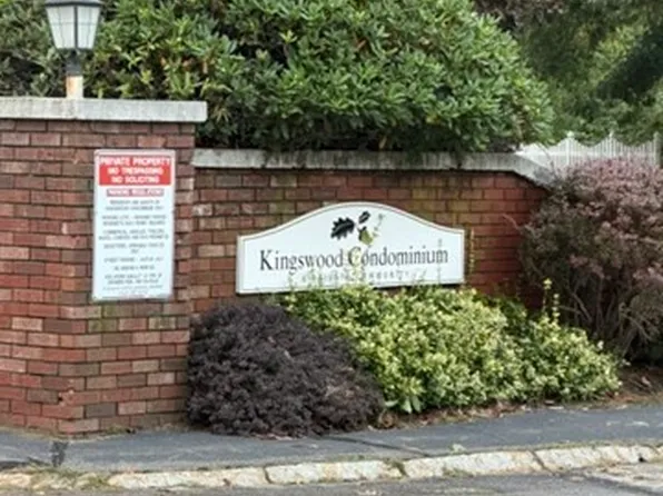 1 Kingswood Dr #8, Abington, MA 02351