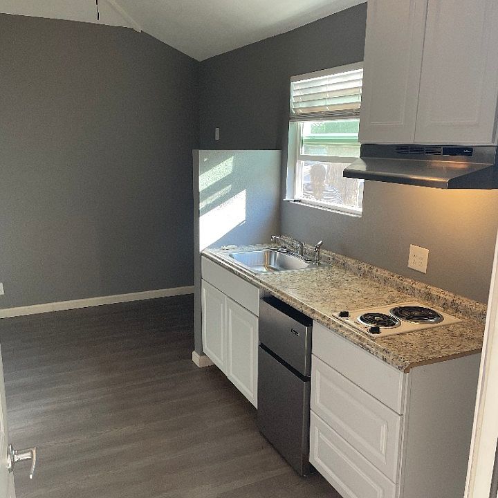 2nd image of 3608 Balfour Ln #B