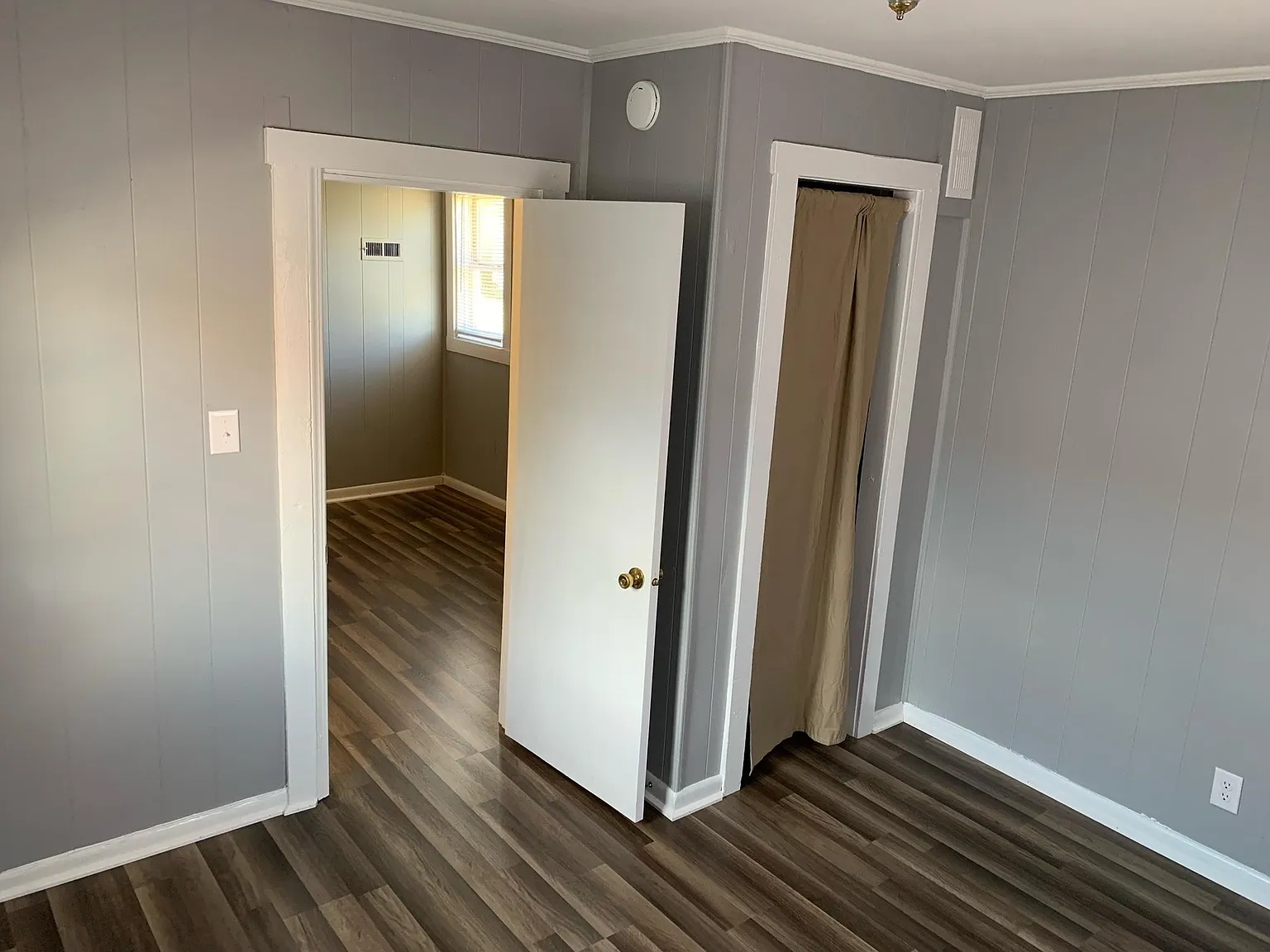 1153 Hunt Ave — Photo 3