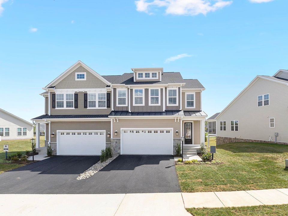 1st image of 385 Bayberry Ln