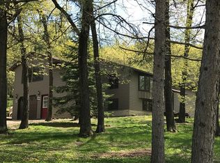 2551 Sandalot Ln, New Albin, IA 52160