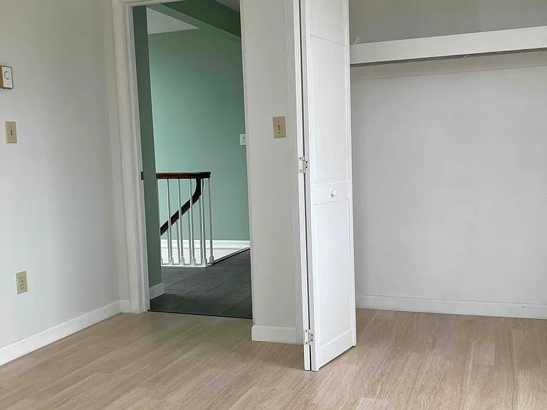 320 Leslie Dr — Photo 22