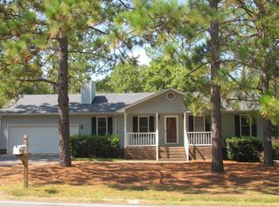 1530 Longleaf Dr E, Pinehurst, NC 28374