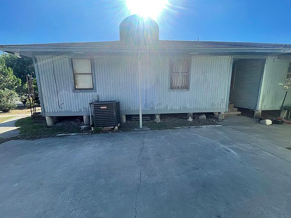 2nd image of 805 Mesquite Ln #2
