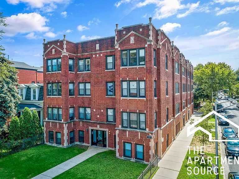2445 W Logan Blvd #3 — Photo 10