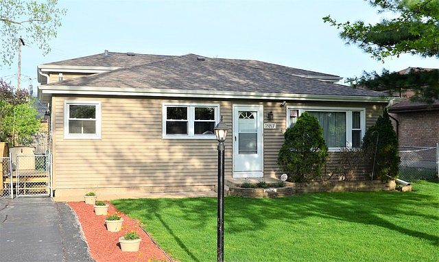 1st image of 15217 La Crosse Ave