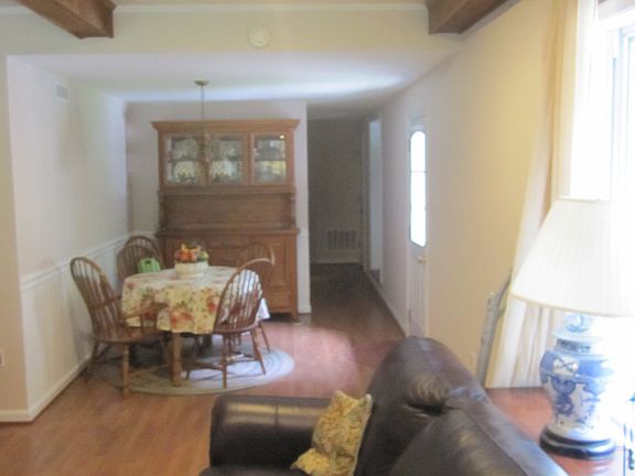 9x11 Dining Area