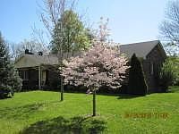 4th image of 904 Trigg St