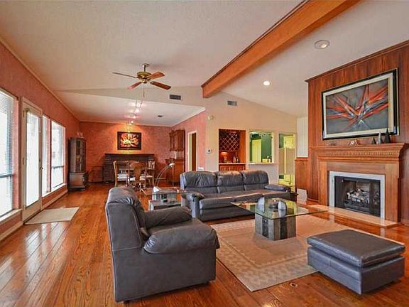 5th image of 7011 N Lakeshore Dr