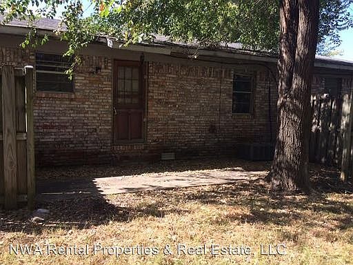 2nd image of 122 N Florene St