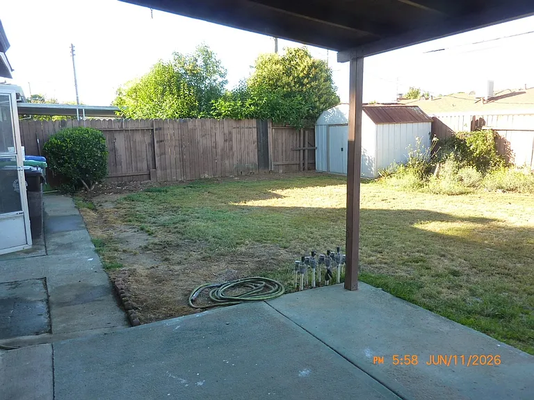 2637 Cordova Ln — Photo 24