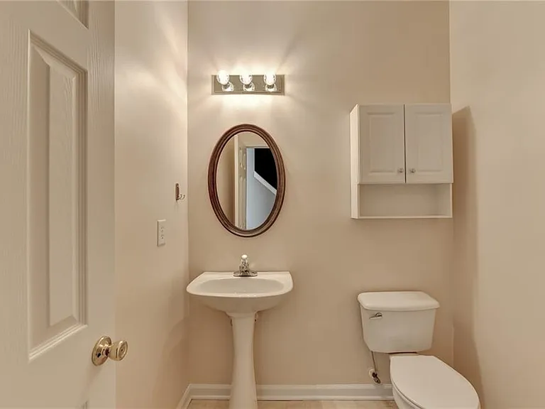 3067 Kentmere Dr — Photo 21