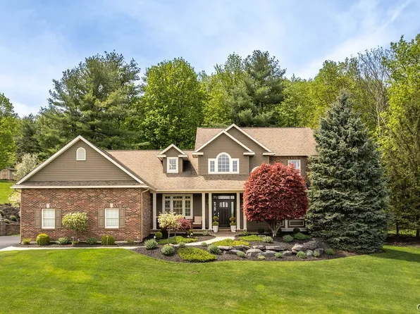 4605 Bloomsbury Dr, Syracuse, NY 13215