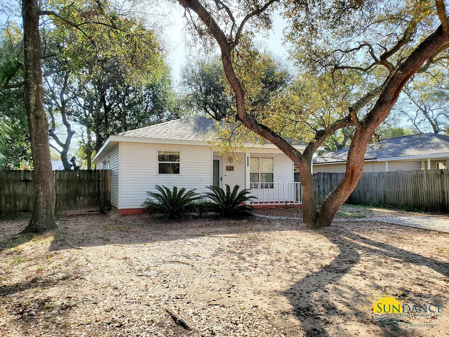 Great 4 Bedroom Home in Fort Walton! — Photo 1