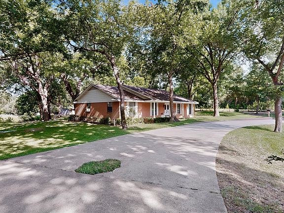 3rd image of 300 N Chattey Rd
