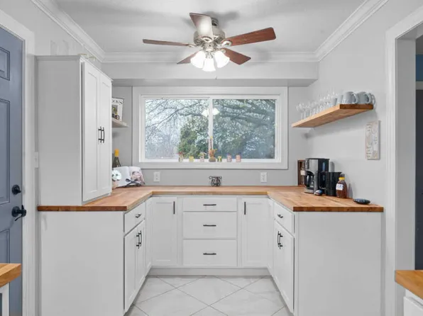 1266 Cottonwood Dr, Clarksville, TN 37040