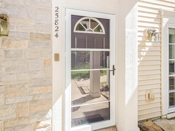 25824 Maritime Cir S, Harrison Township, MI 48045