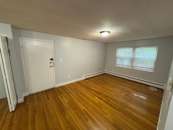 5th image of 8 Colonial Ct APT 68