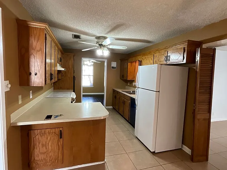 213 Old Oak Ln — Photo 9