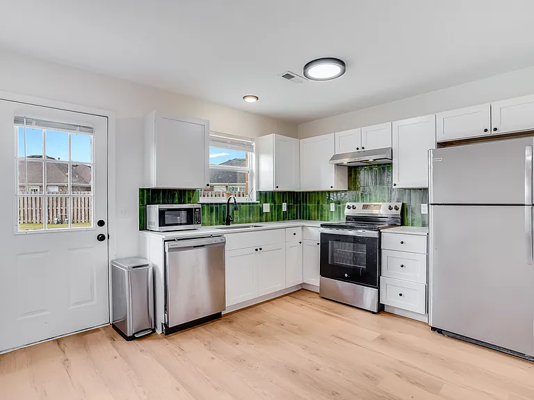 3504 SW Landau Ct #1 — Photo 2