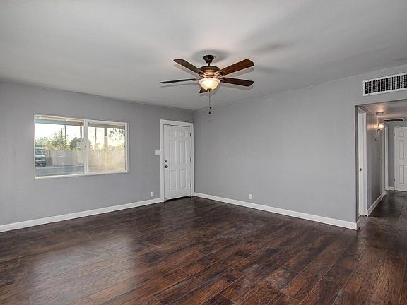 5th image of 3112 N 26th Dr