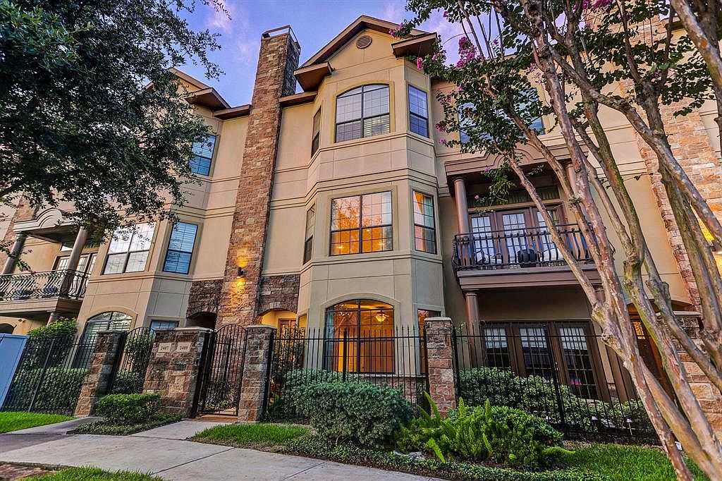 2409 Commonwealth St, Houston, TX 77006 | Zillow