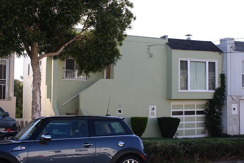 1st image of 225 Accacia St