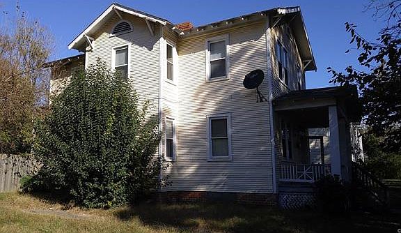 5th image of 2300 5th Ave