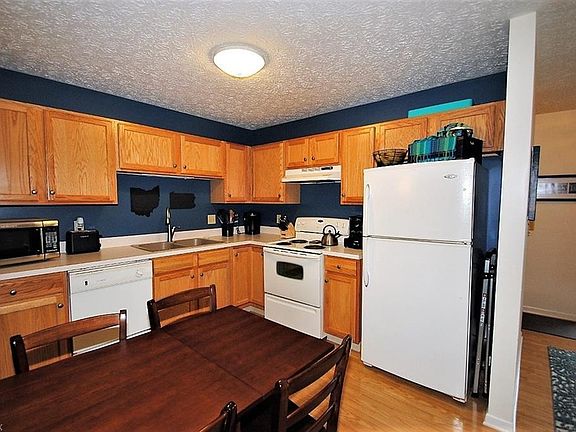 4th image of 9975 Beverly Ln