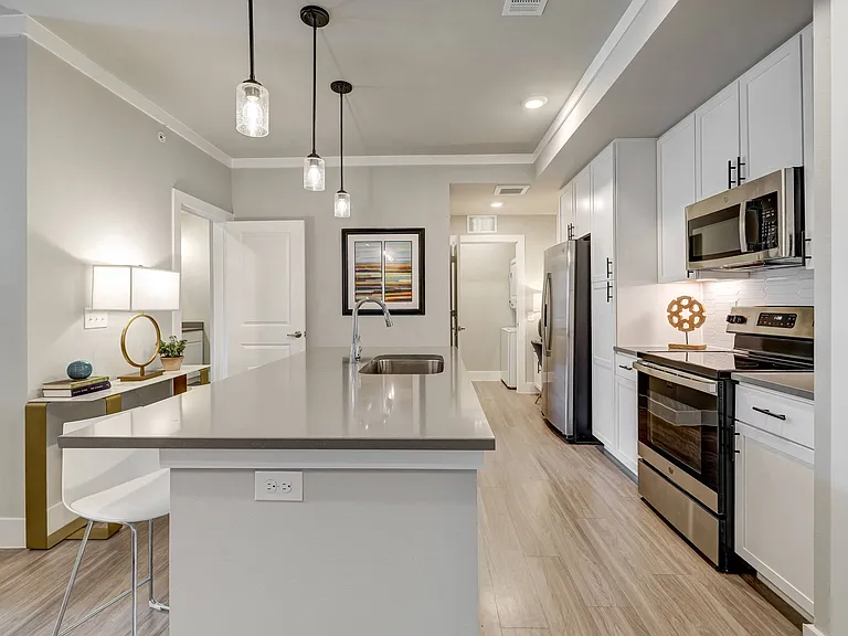 13802 Napoli Dr — Photo 17