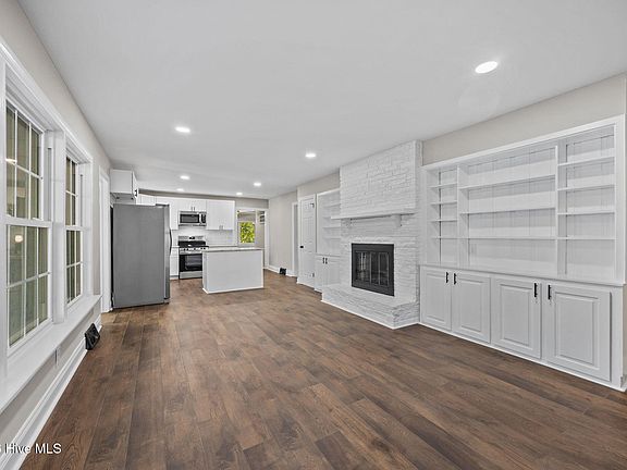 5th image of 1401 Greenville Boulevard SE