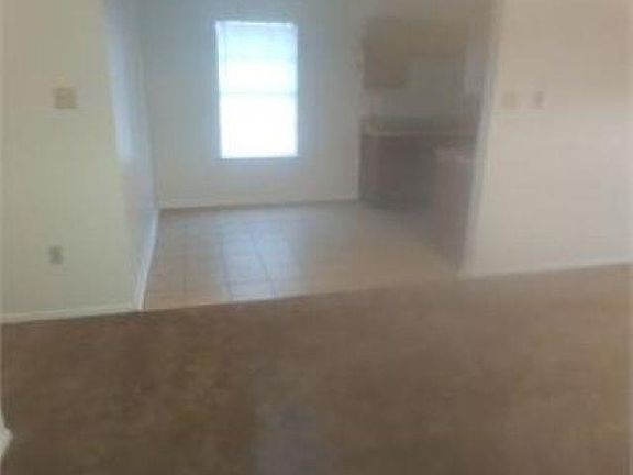 5th image of 100 Melrose Dr #4