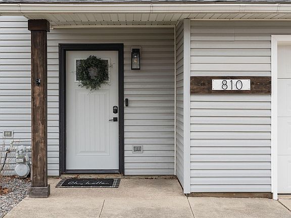 4th image of 810 20th St NE