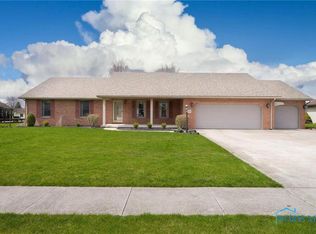 828 Bitterbrush Ln, Findlay, OH 45840