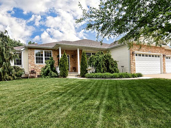 2nd image of 319 W Chester Dr
