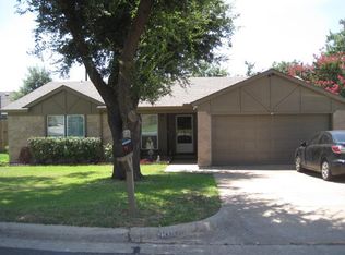 4810 French Wood Dr, Arlington, TX 76016