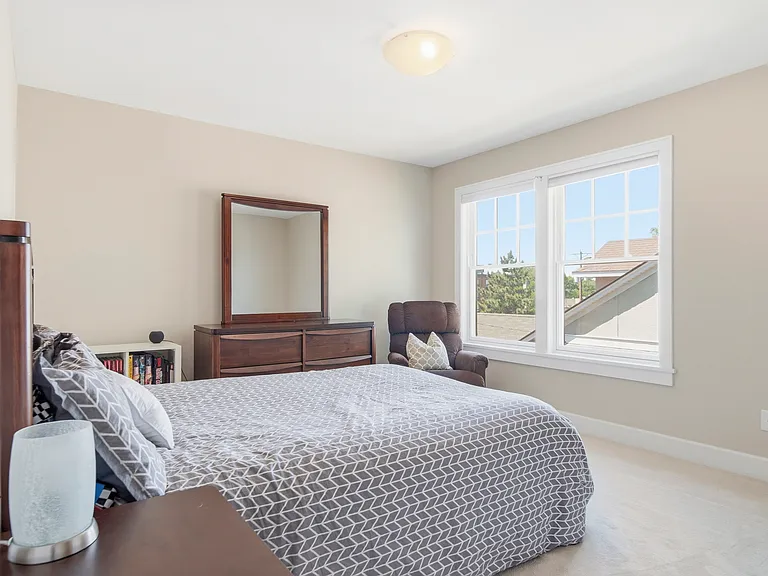 4524 Ewing Ave S — Photo 15