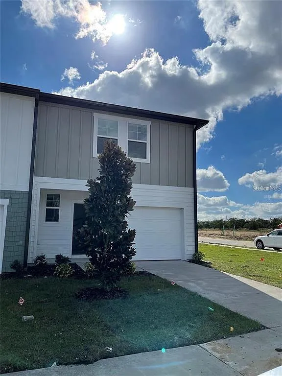 3 bed, 2.5 bath, 1404 sqft, $1,800 — Photo 1