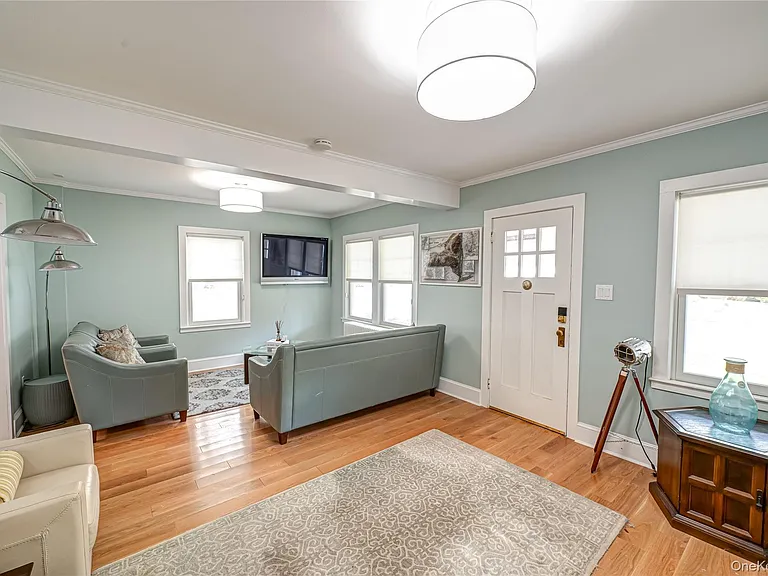 53 Waterside Ave — Photo 6