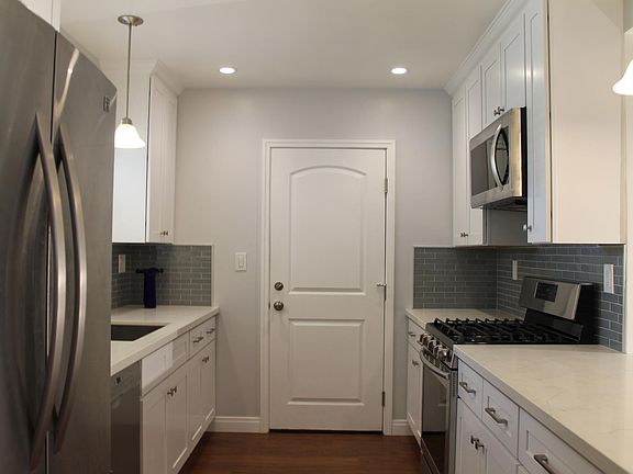 3rd image of 14885 Fairvilla Dr