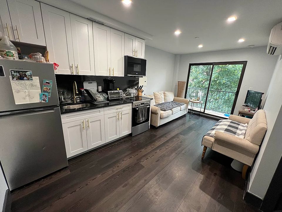 1st image of 870 New York Ave #7