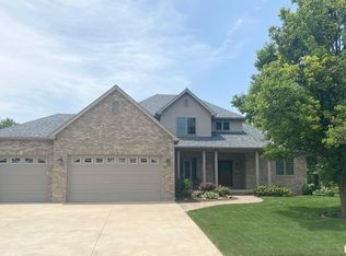 33 Wadsworth Dr, Jacksonville, IL 62650