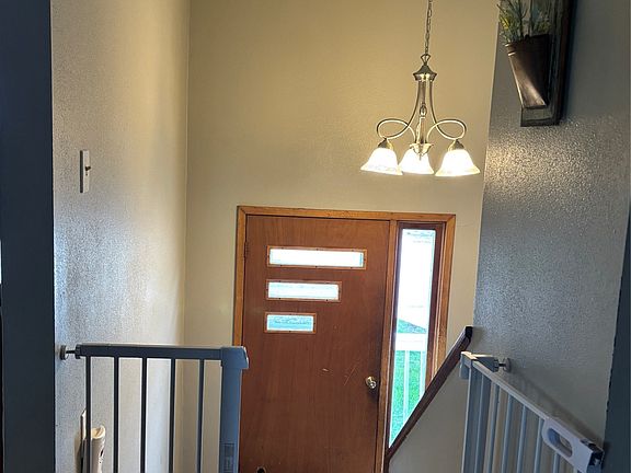 2nd image of 509 E Kansas St
