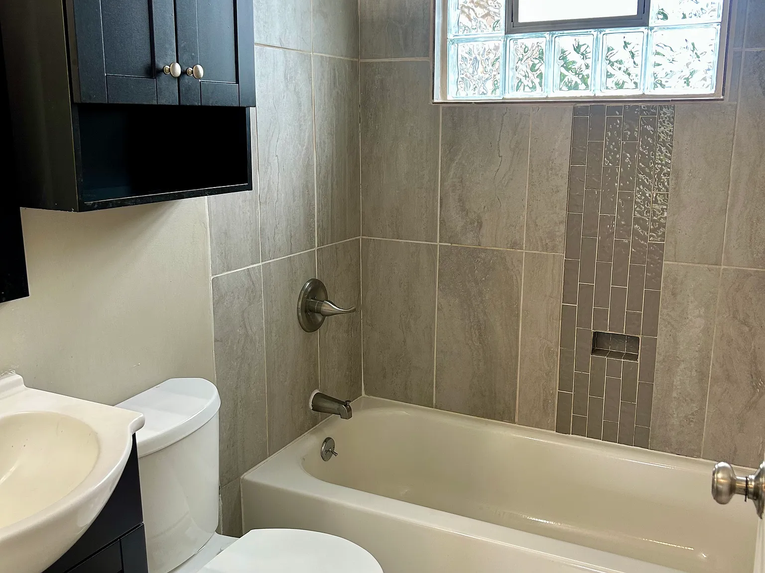 2 bed, 786 sqft, $1,300 — Photo 4