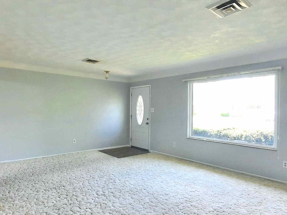 1st image of 220 Pralle Ln