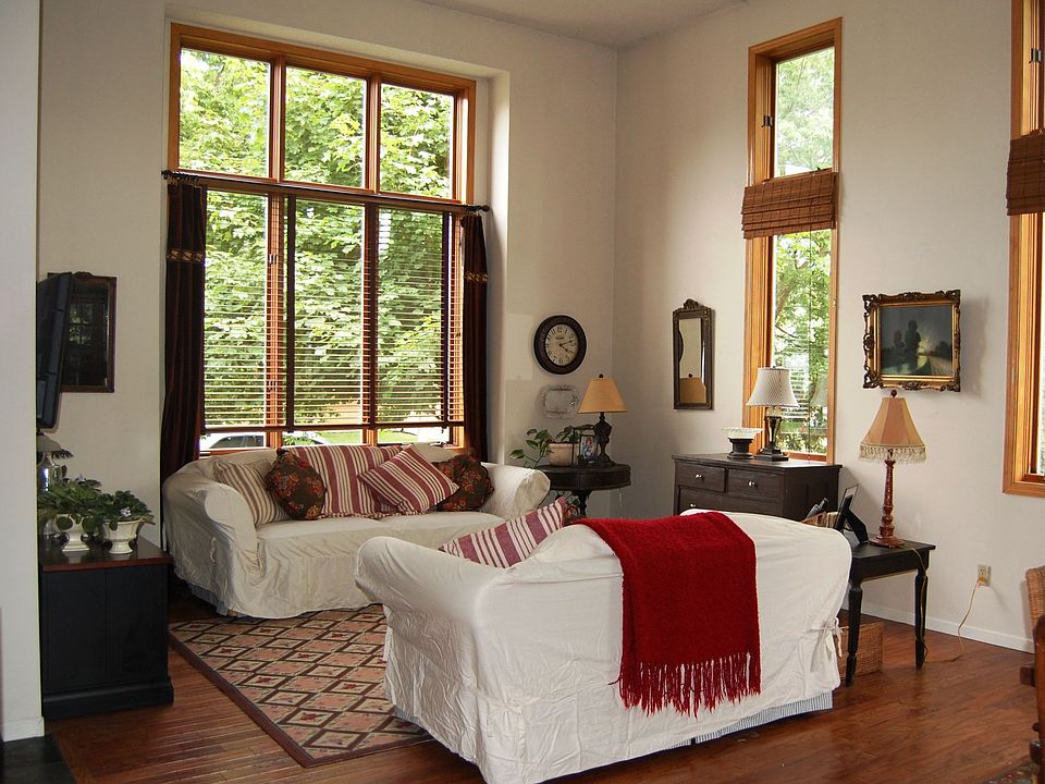 Wonderful living room area.