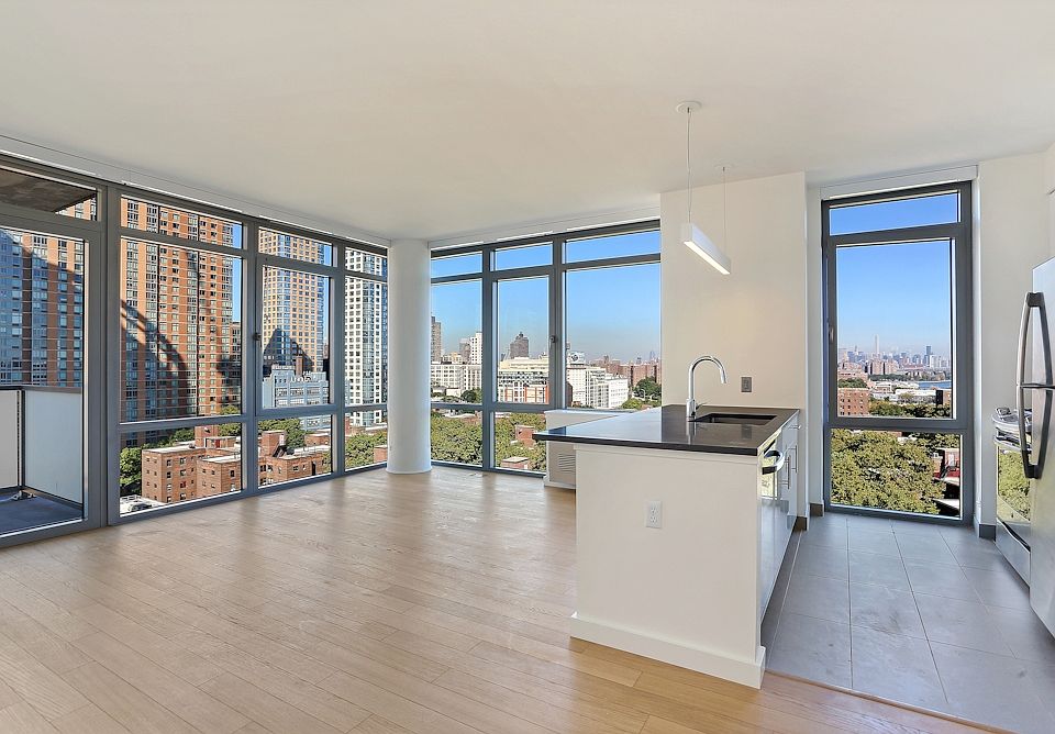 1st image of 180 Myrtle Ave APT 11A